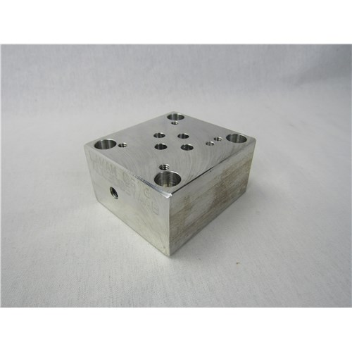 ALUMINUM VALVE ADAPTOR